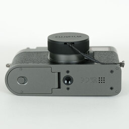 FUJIFILM X half X-HF1