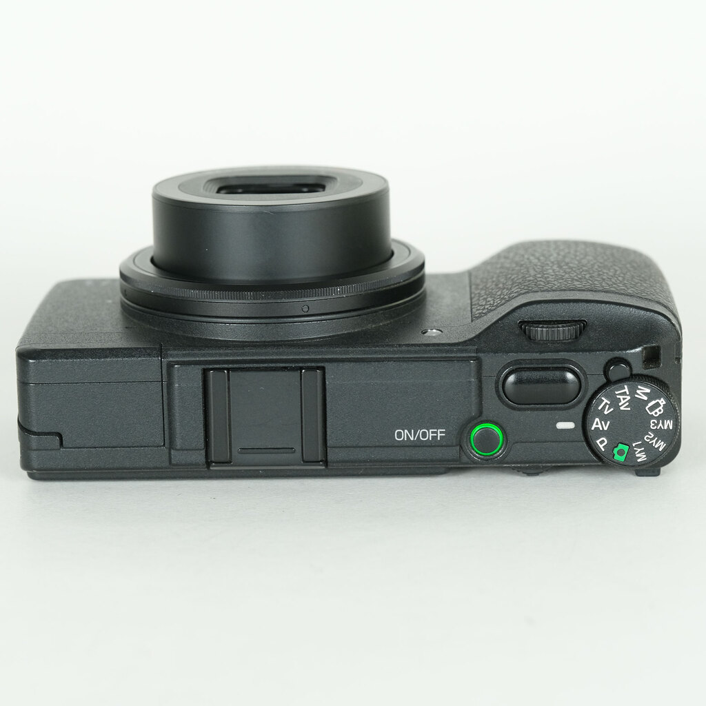 RICOH GR IIの出品 | ONE SCENE（ワンシーン）