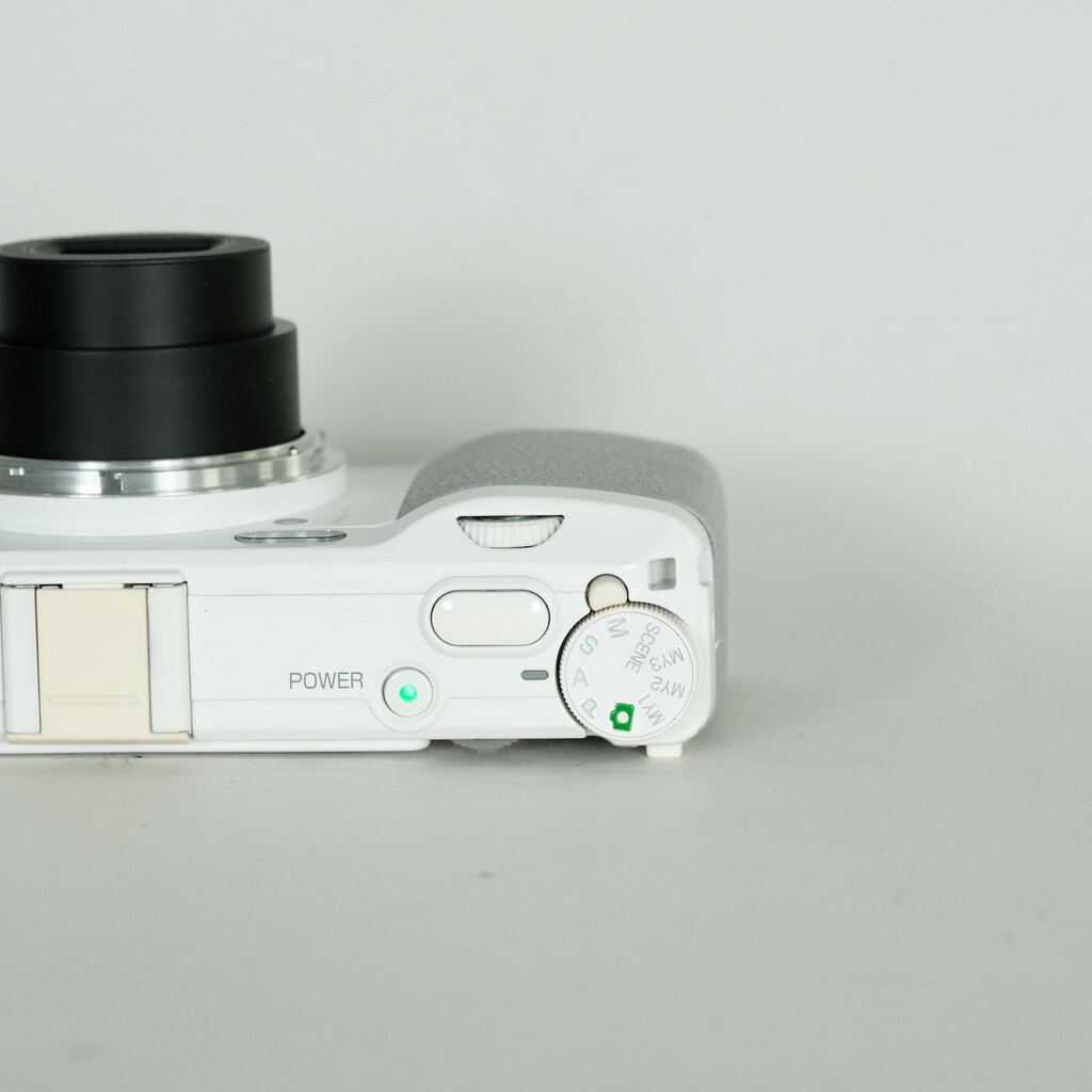 RICOH GR DIGITAL IV ホワイトエディション