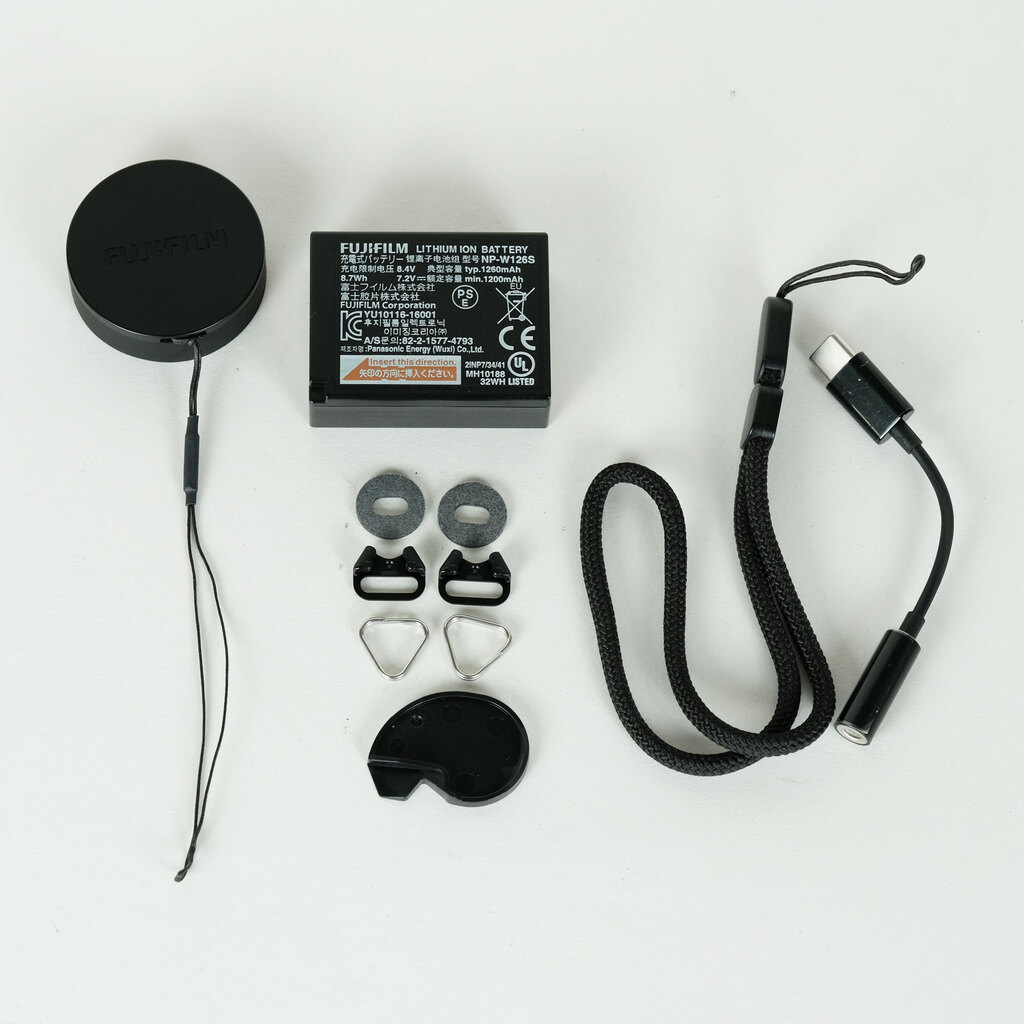 FUJIFILM X half X-HF1