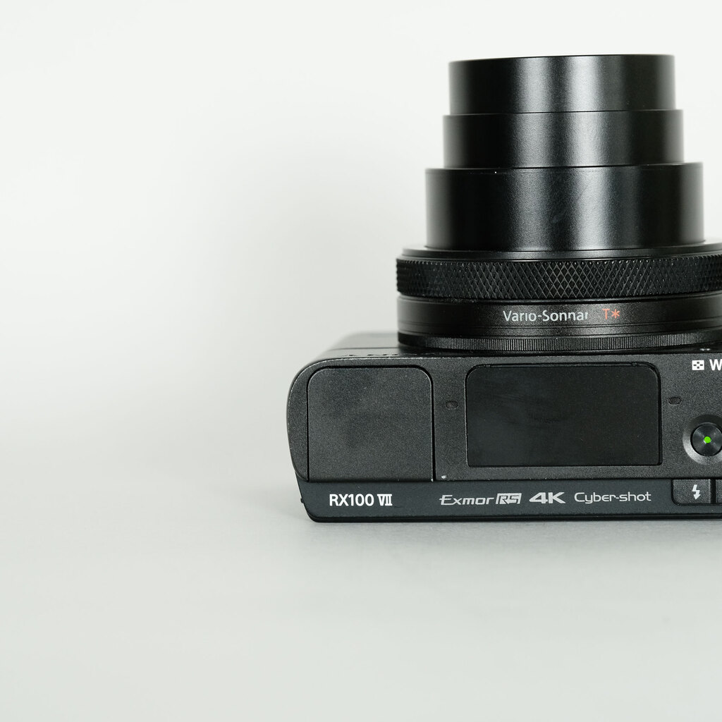 SONY Cyber-shot DSC-RX100M7の出品 | ONE SCENE（ワンシーン）