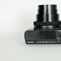 SONY Cyber-shot DSC-RX100M7