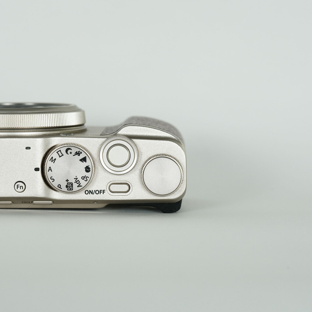 FUJIFILM XF10 シャンパンゴールドの出品 | ONE SCENE（ワンシーン）