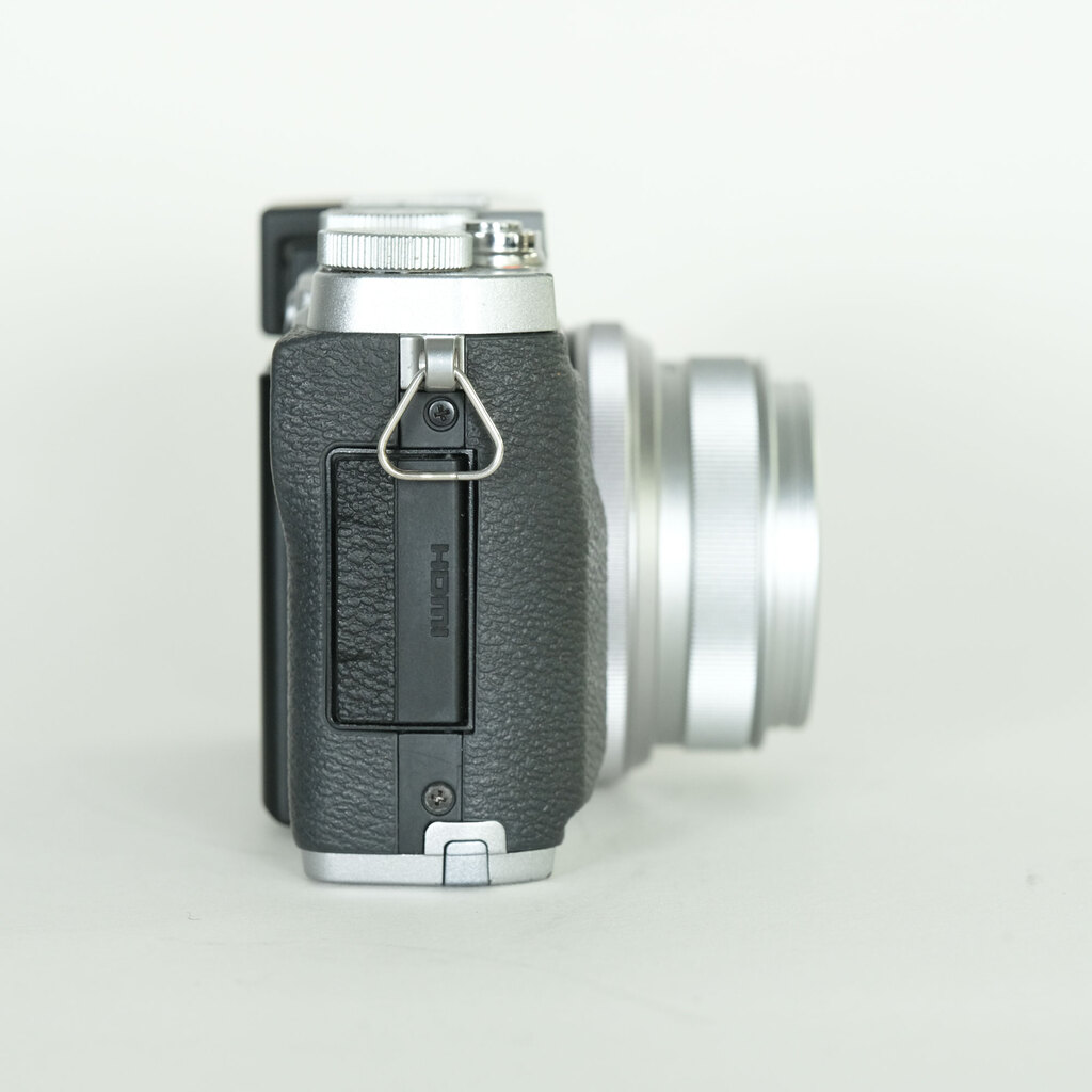 FUJIFILM X30 シルバー FUJIFILM X30 シルバー