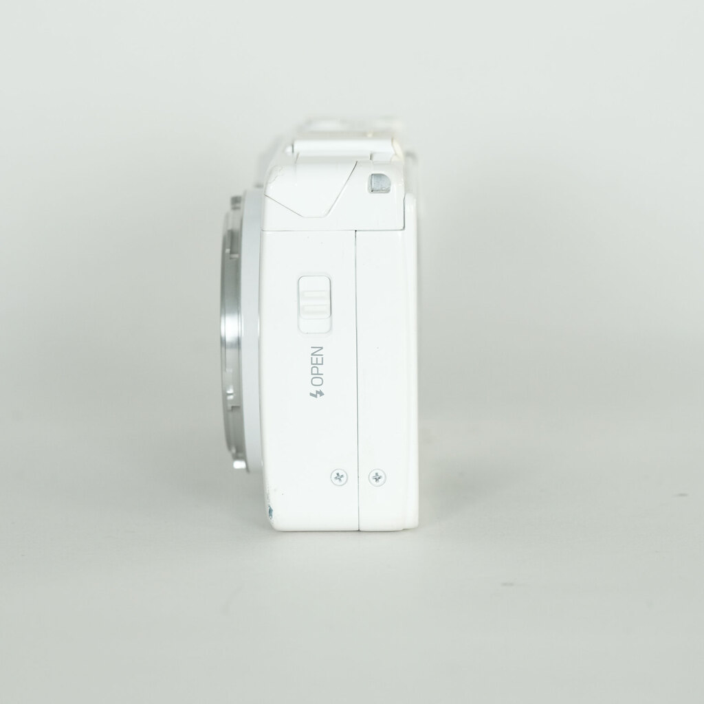 RICOH GR DIGITAL IV ホワイトエディション