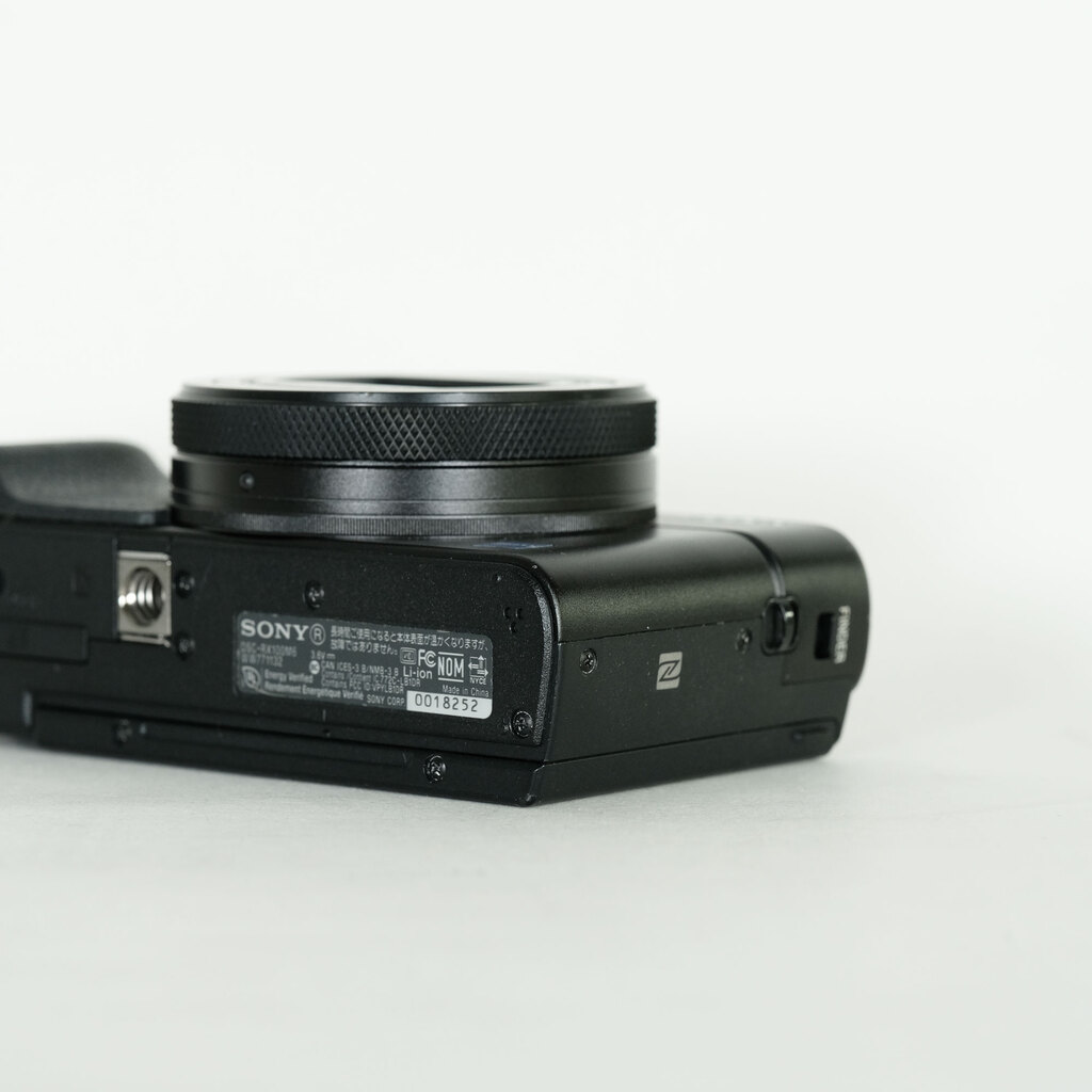 SONY Cyber-shot DSC-RX100M6 SONY Cyber-shot DSC-RX100M6