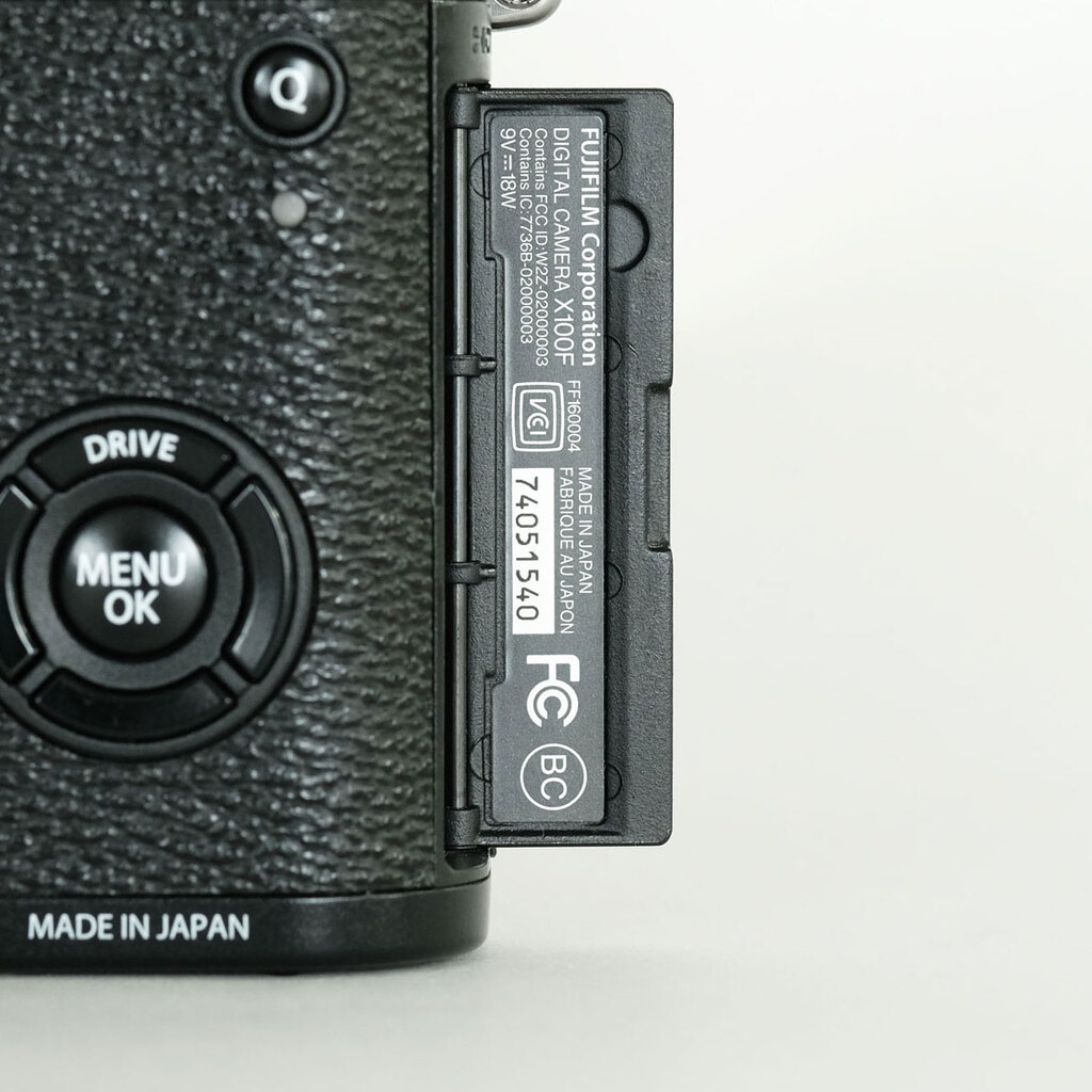 FUJIFILM X100F ブラックの出品 | ONE SCENE（ワンシーン）