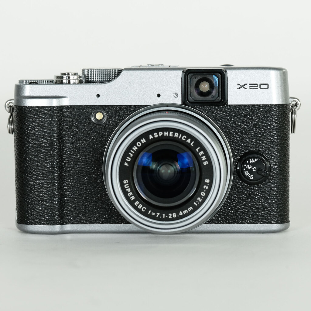 富士フィルム　X20 シルバー FUJIFILM 富士フィルム デジタルカメラ X20 シルバー : カメラの