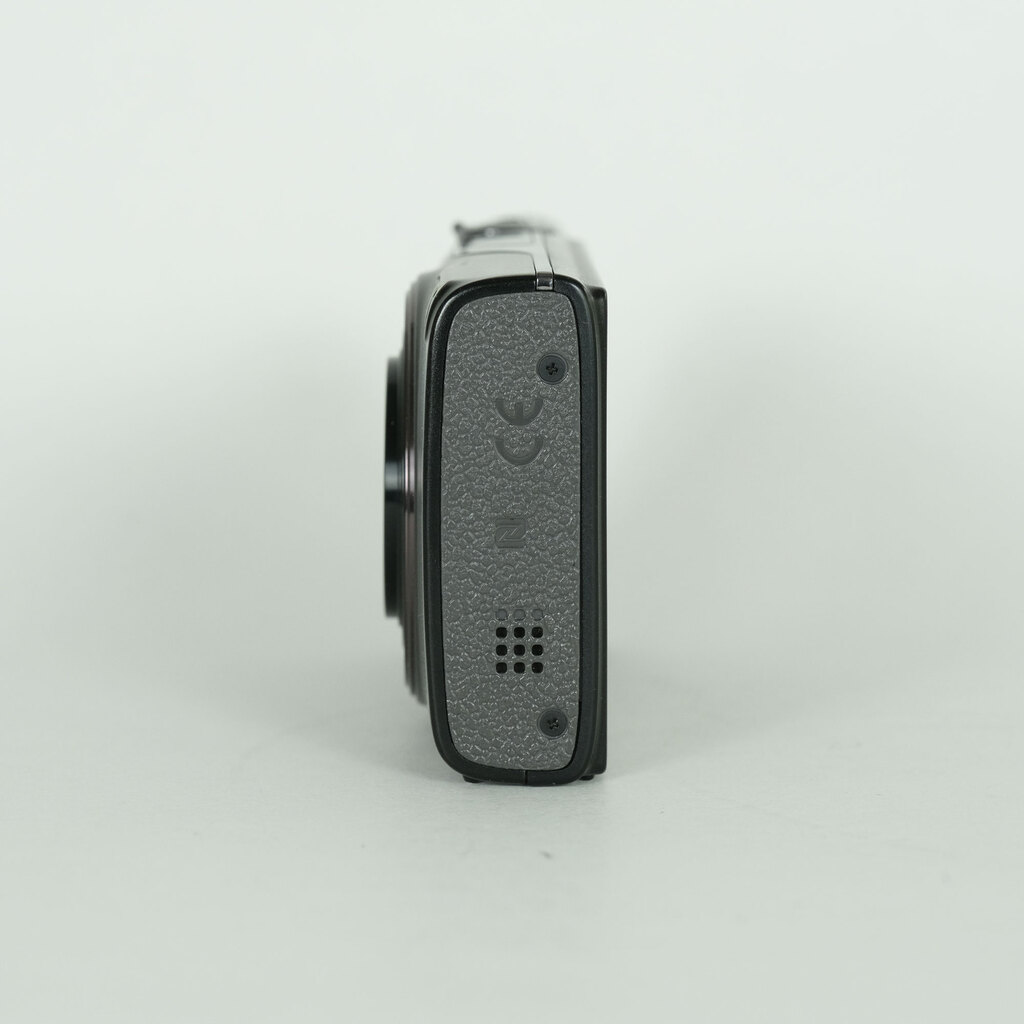 Canon IXY 650 ブラック