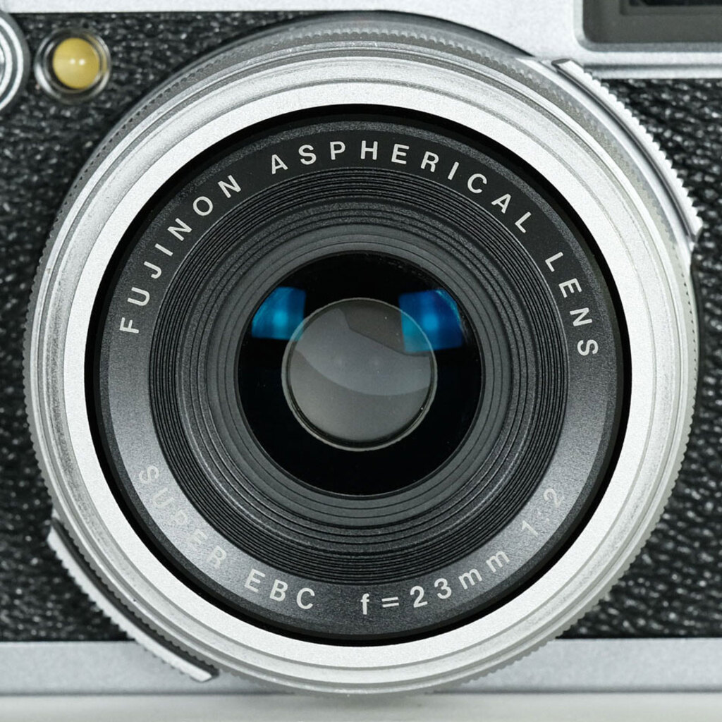 FUJIFILM FinePix X100 FUJIFILM FinePix X100