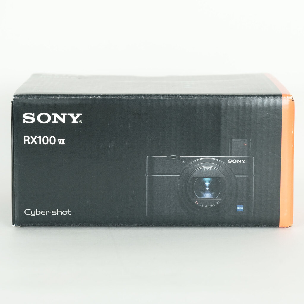 SONY Cyber-shot DSC-RX100M7