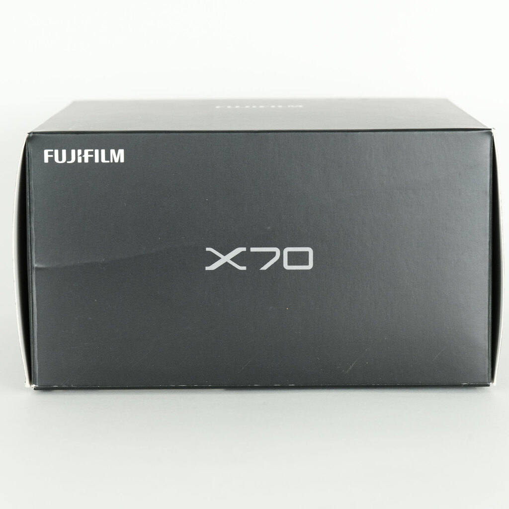 FUJIFILM X70 シルバー