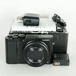 Panasonic LUMIX DMC-TX1 Panasonic LUMIX DMC-TX1