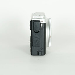 FUJIFILM XQ2 シルバー