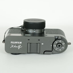 FUJIFILM X half X-HF1