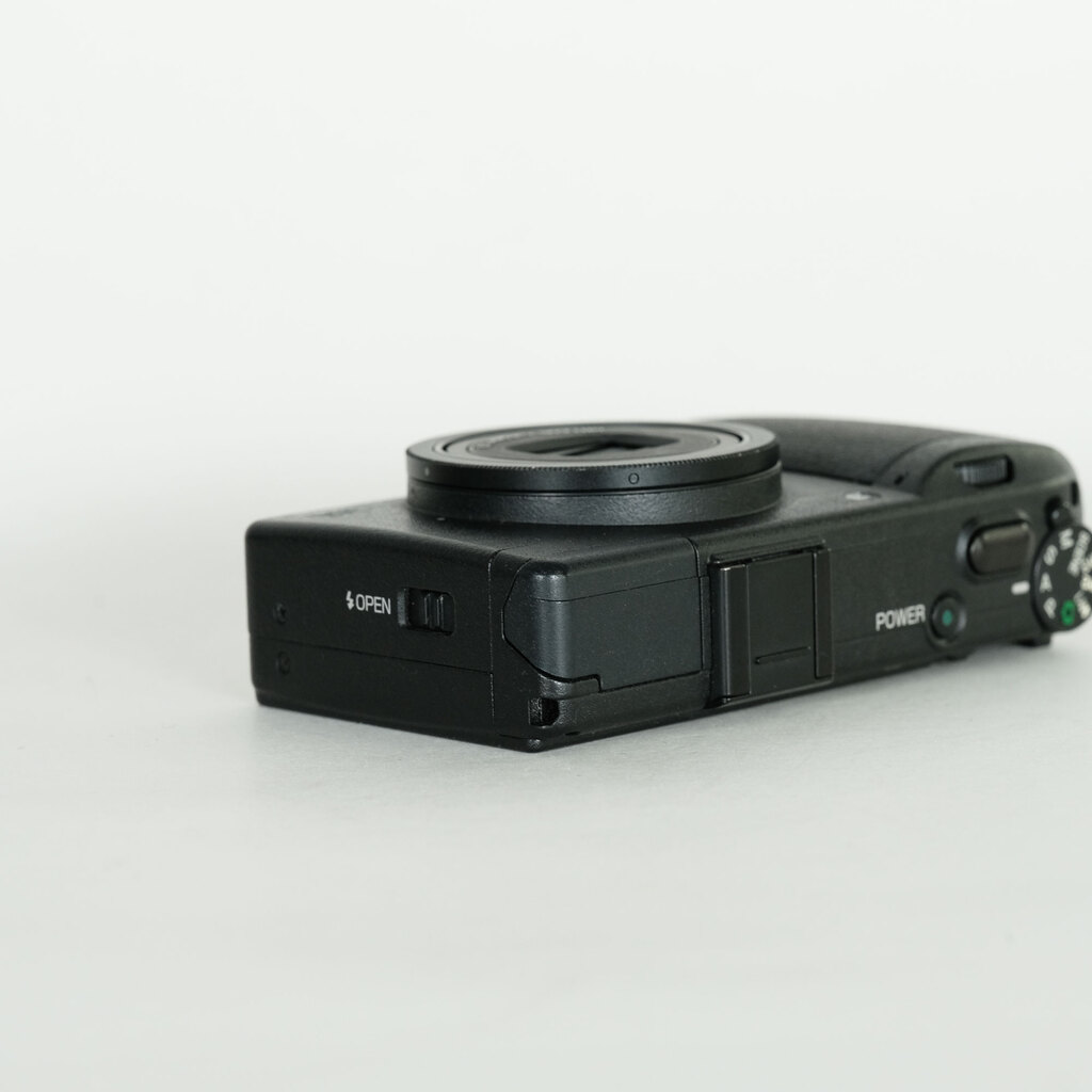 RICOH GR DIGITAL IIIの出品 | ONE SCENE（ワンシーン）