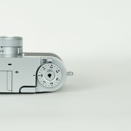 FUJIFILM X half X-HF1