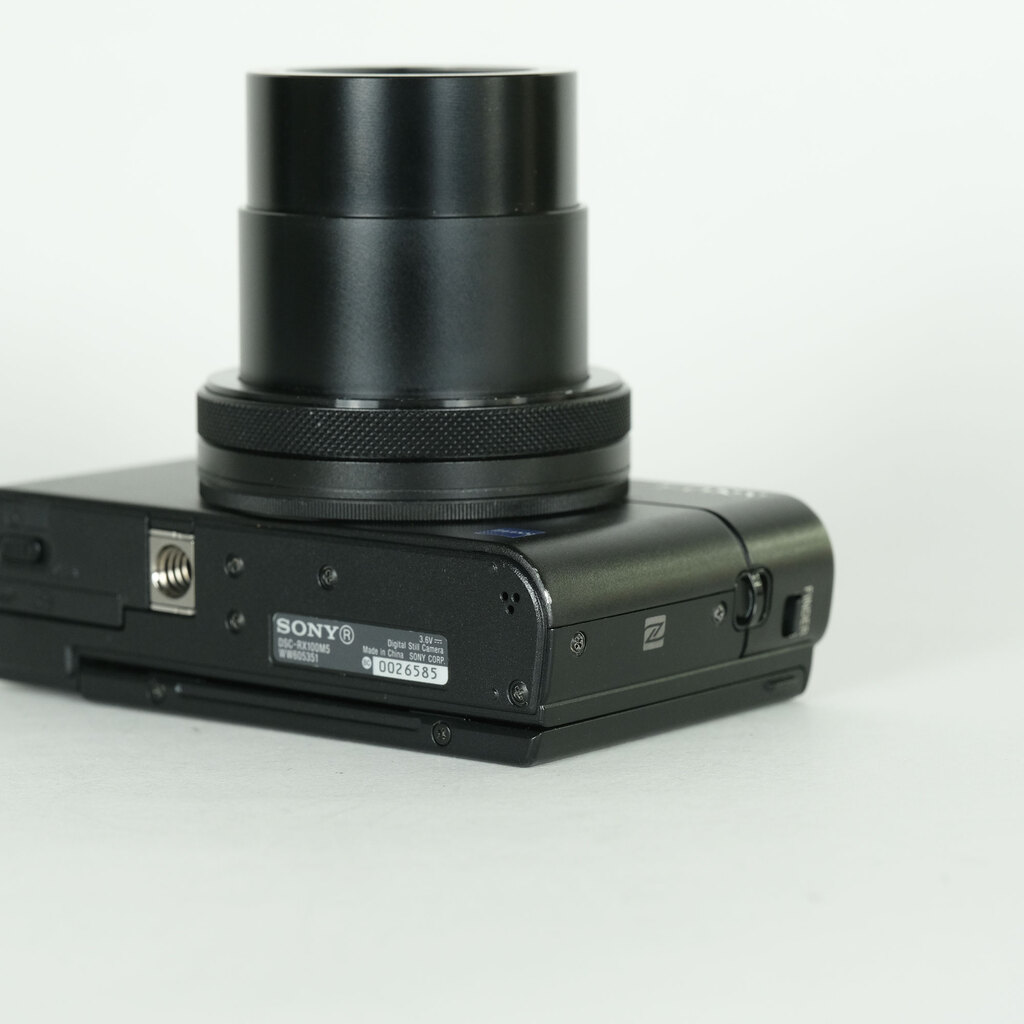 SONY Cyber-shot DSC-RX100M5