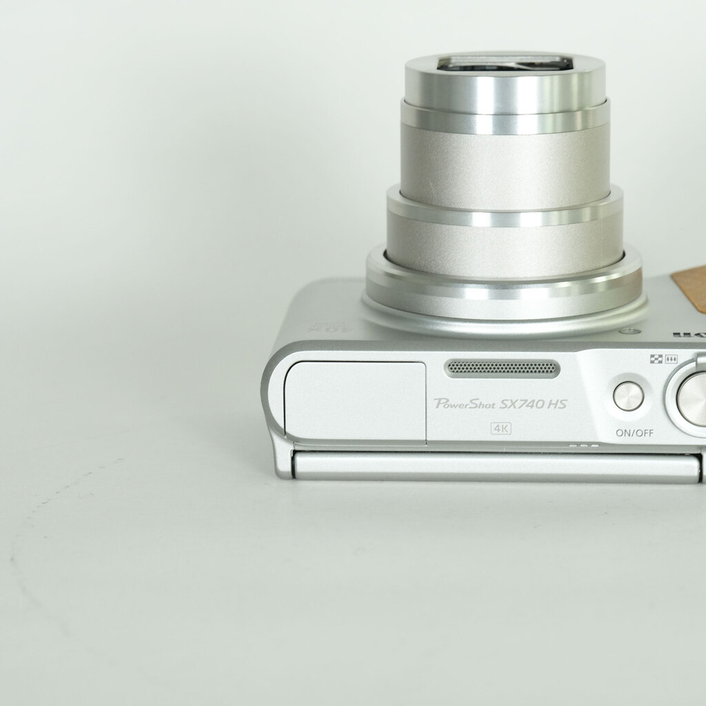 Canon PowerShot SX740 HS シルバー Canon PowerShot SX740 HS シルバー