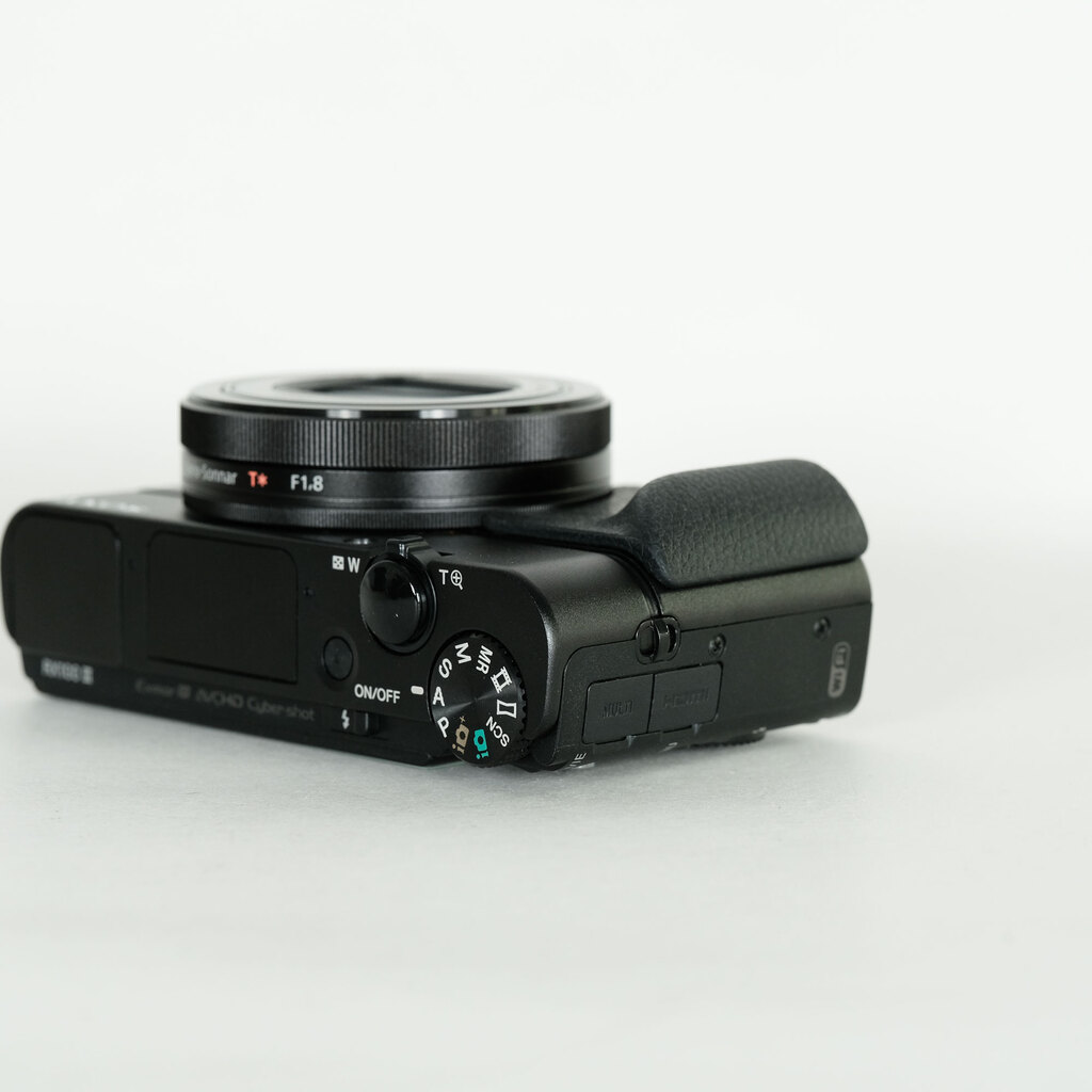SONY Cyber-shot DSC-RX100M3の出品 | ONE SCENE（ワンシーン）