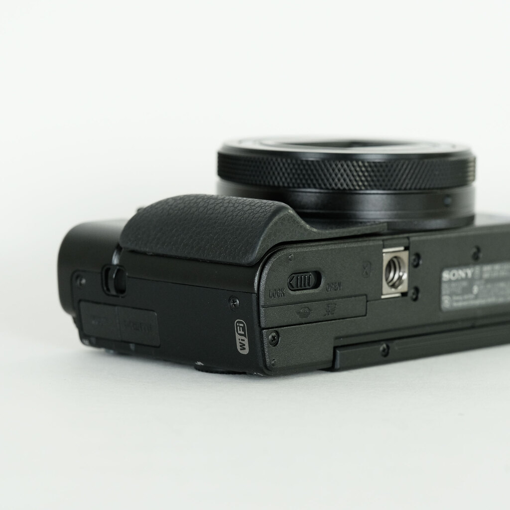 SONY Cyber-shot DSC-RX100M6の出品 | ONE SCENE（ワンシーン）