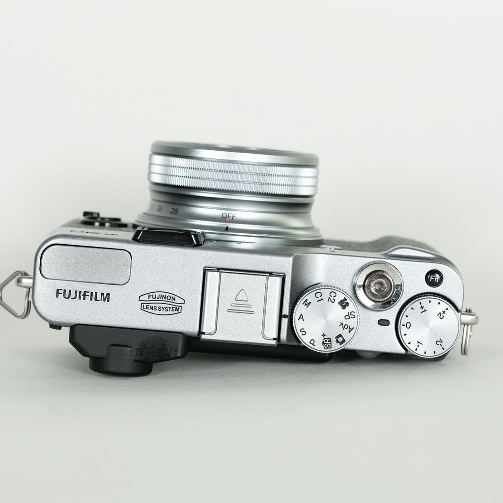 【FUJIFILM】 X20 シルバー デジタルカメラ FX-X20S Amazon.com : FUJIFILM Digital Camera X20S (Silver)12MP 2/3