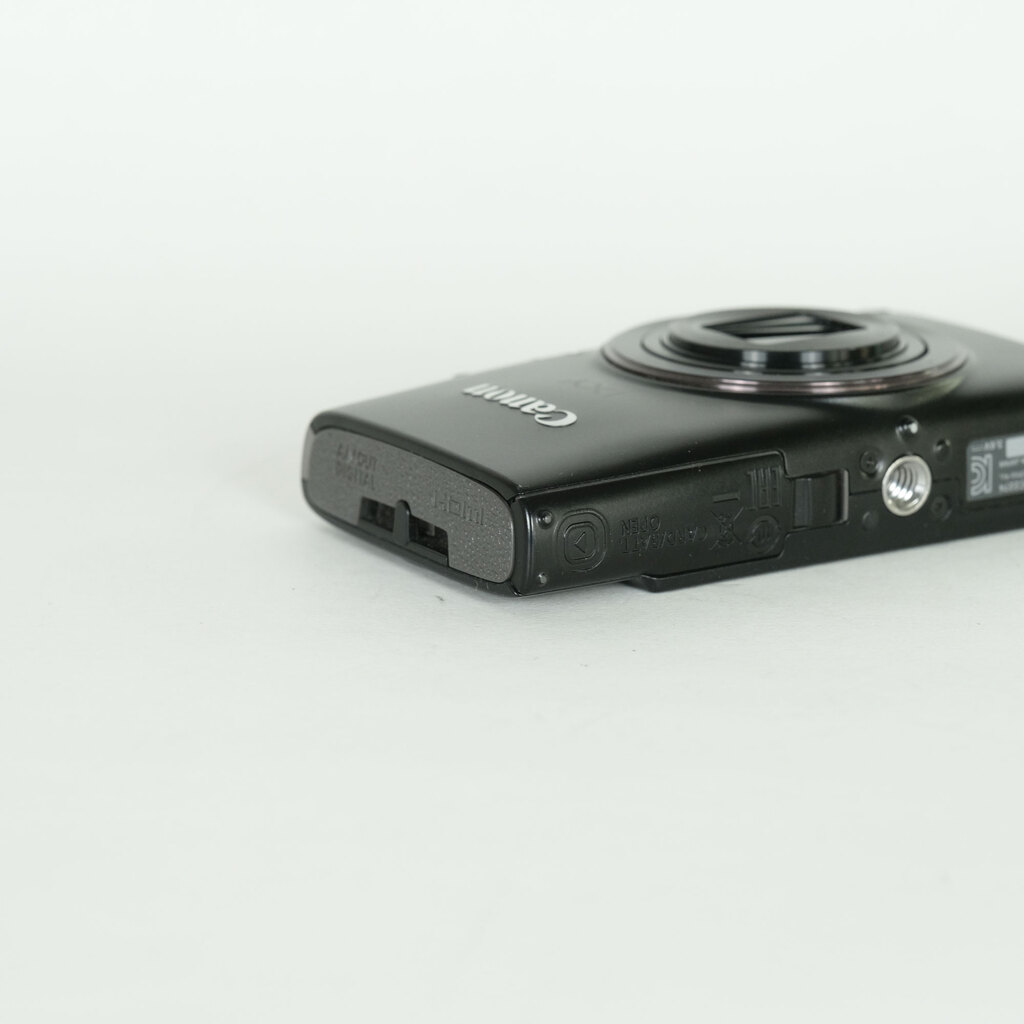 Canon IXY 650 ブラック