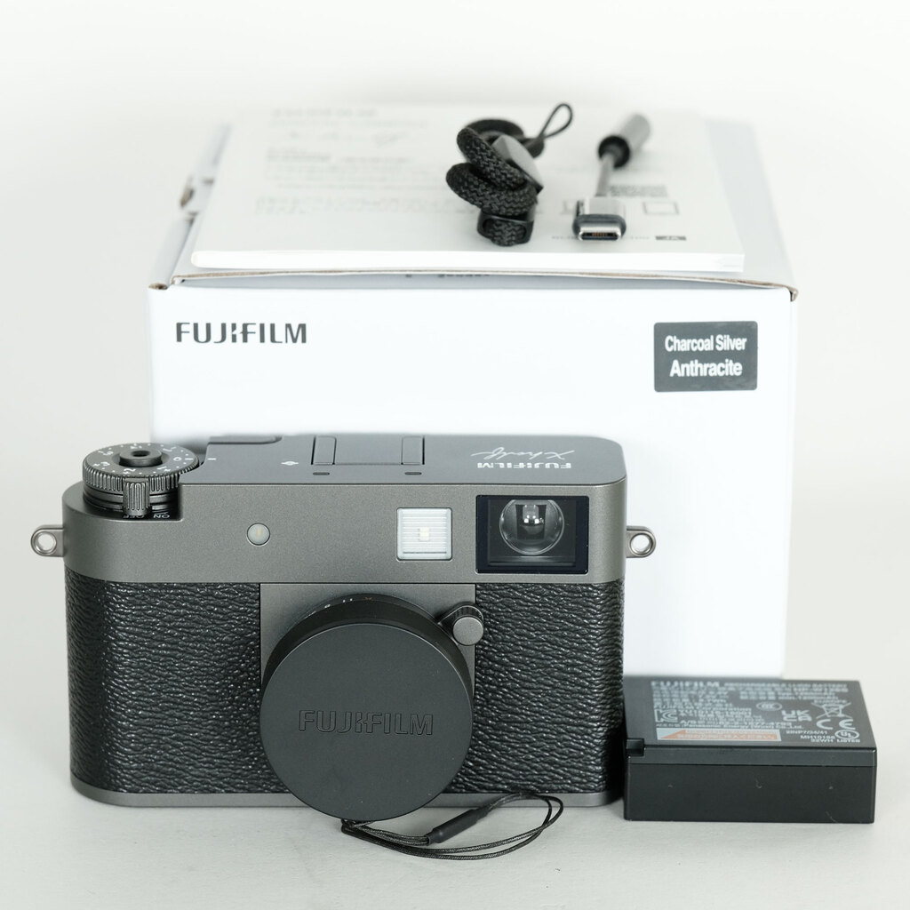 Fujifilm X-half チャコールシルバー　+画面フィルム X-half FUJIFILM チャコールシルバー フジフイルム FUJIFILM X
