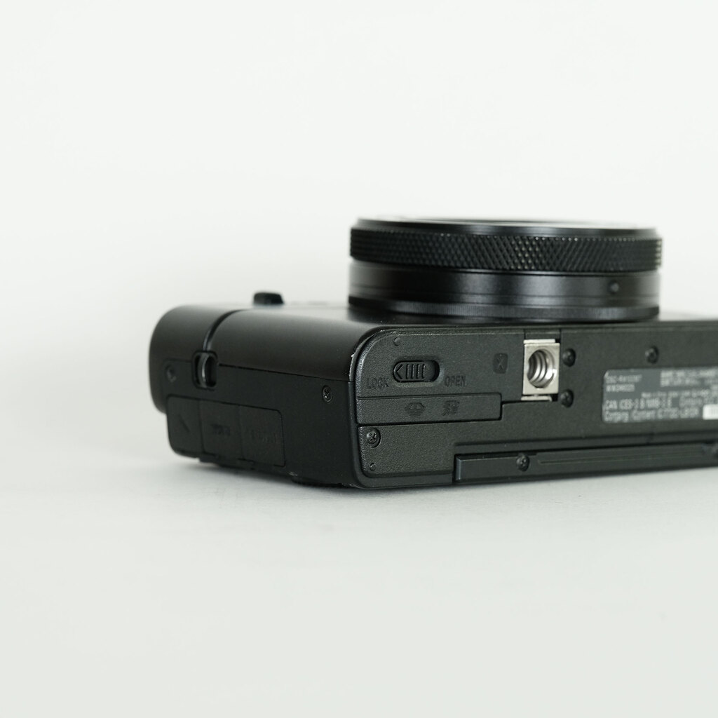 SONY Cyber-shot DSC-RX100M7の出品 | ONE SCENE（ワンシーン）