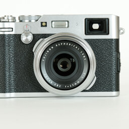 FUJIFILM X100F シルバー FUJIFILM X100F シルバー