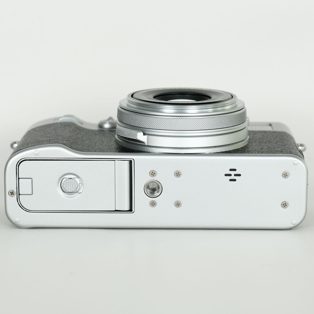 FUJIFILM X100V シルバーの出品 | ONE SCENE（ワンシーン）
