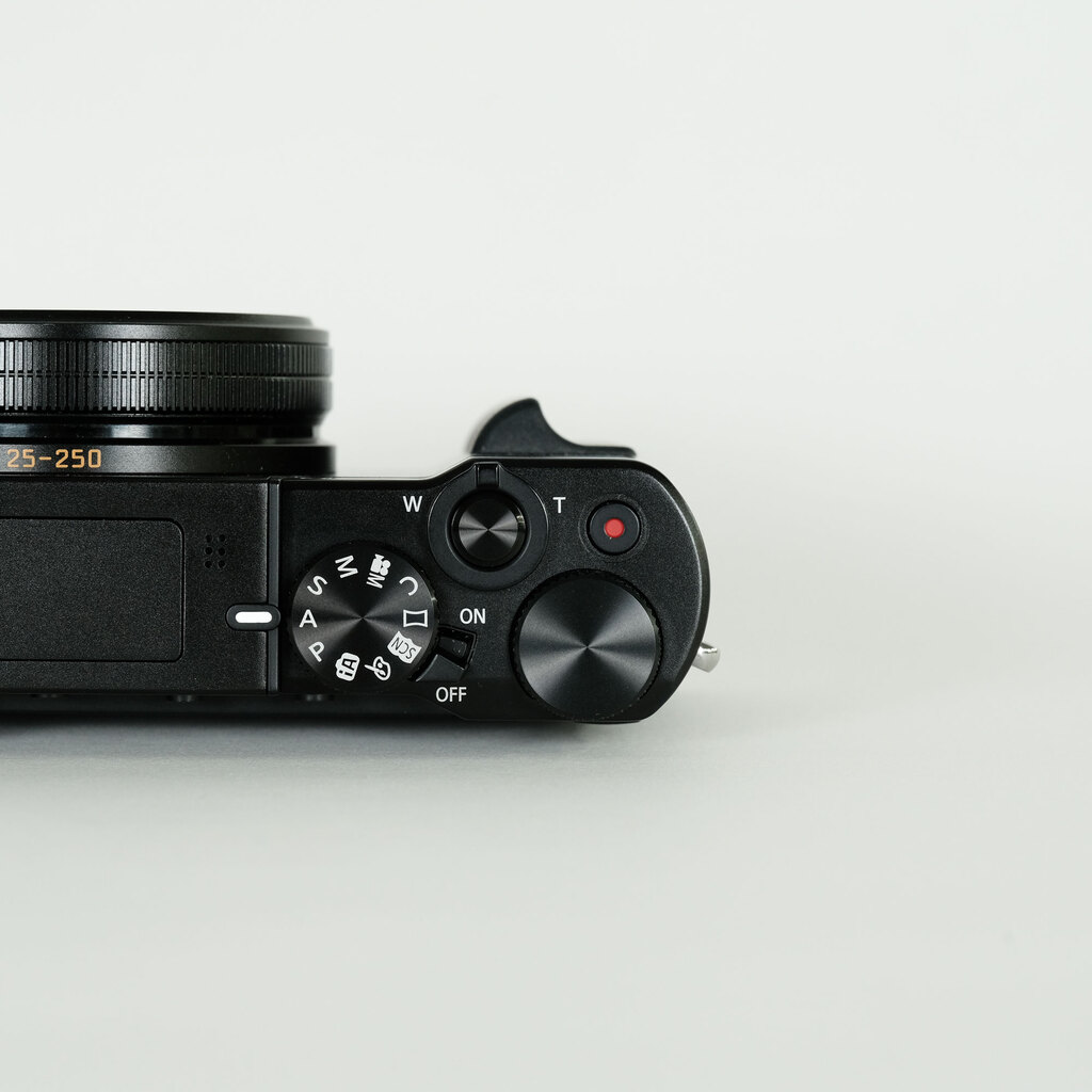 Panasonic LUMIX DMC-TX1 Panasonic LUMIX DMC-TX1