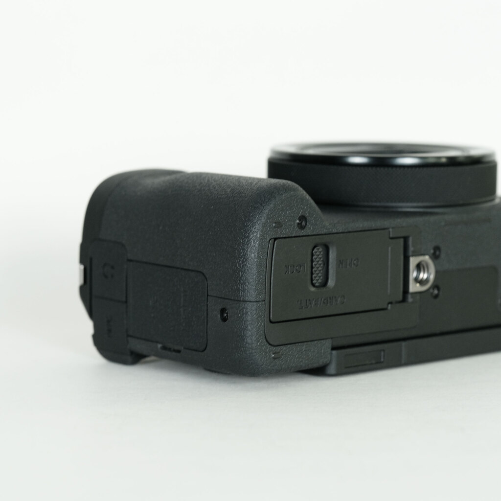 Canon PowerShot V1の出品 | ONE SCENE（ワンシーン）