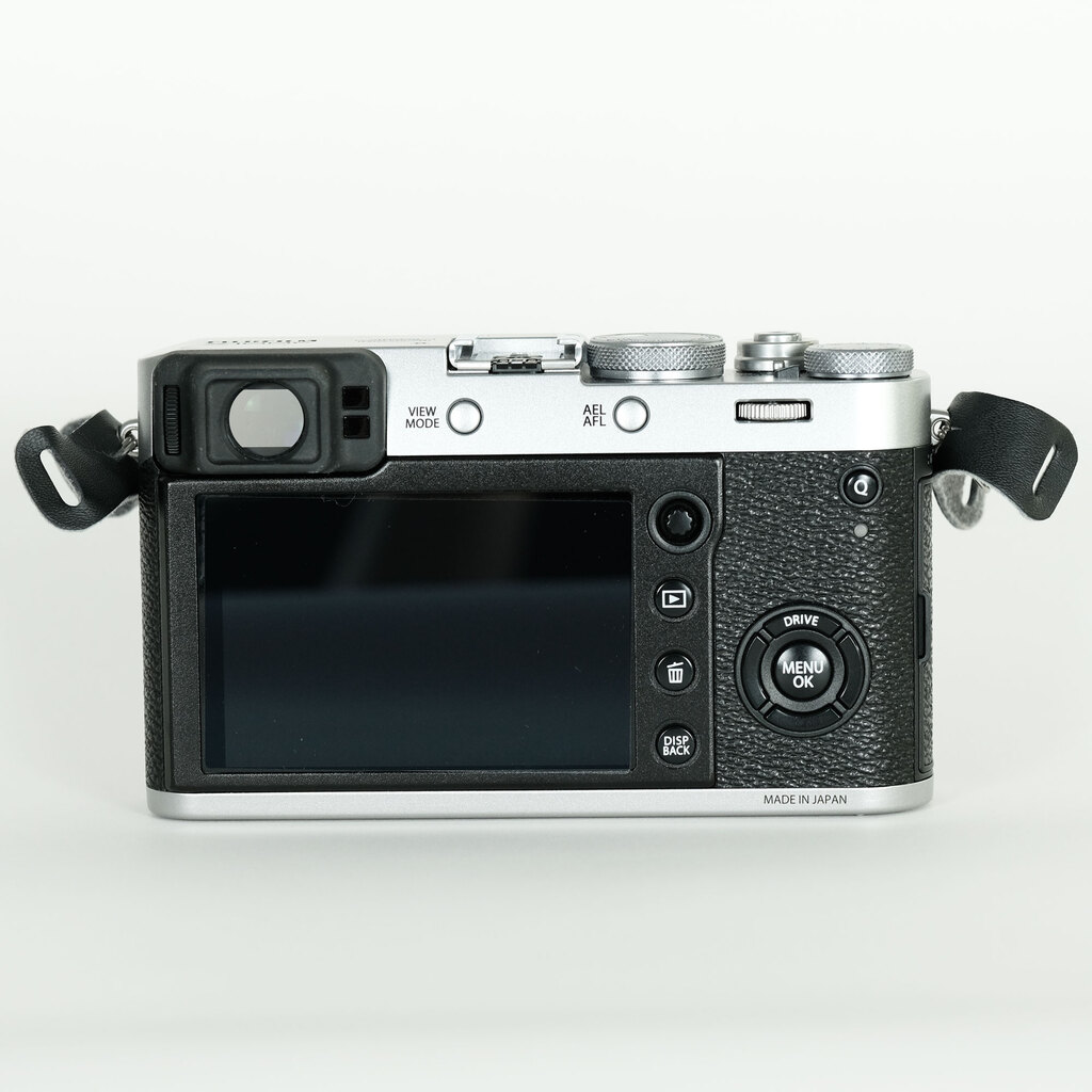 FUJIFILM X100F シルバーの出品 | ONE SCENE（ワンシーン）