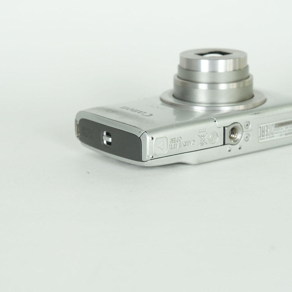 Canon IXY 200 シルバー