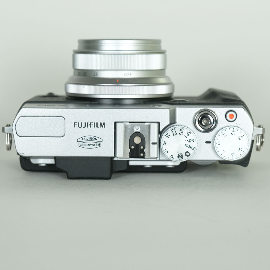 FUJIFILM X30 シルバー FUJIFILM X30 シルバー