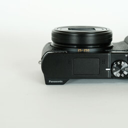 Panasonic LUMIX DMC-TX1 Panasonic LUMIX DMC-TX1