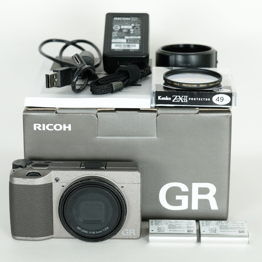 RICOH GR III Diary Editionの出品 | ONE SCENE（ワンシーン）