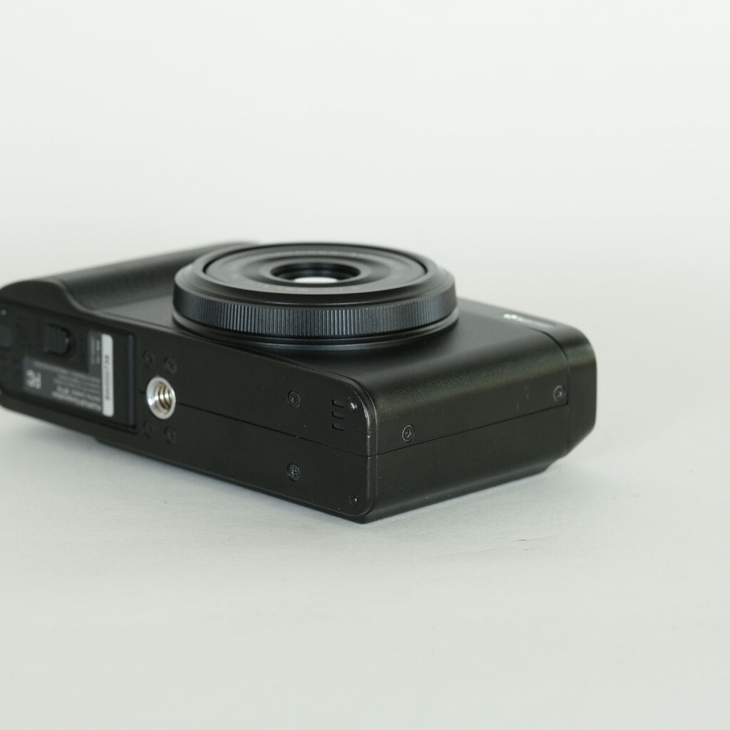 FUJIFILM XF10 ブラックの出品 | ONE SCENE（ワンシーン）