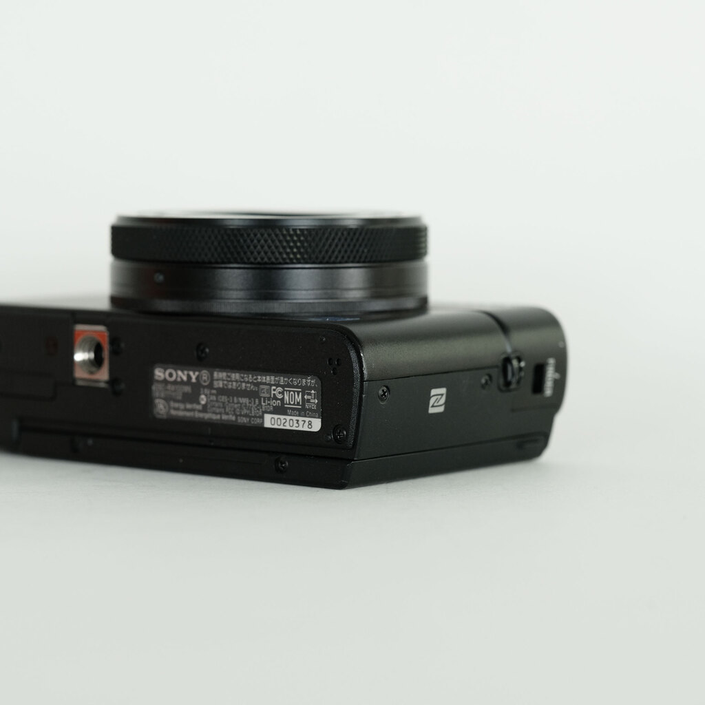 SONY Cyber-shot DSC-RX100M6 SONY Cyber-shot DSC-RX100M6