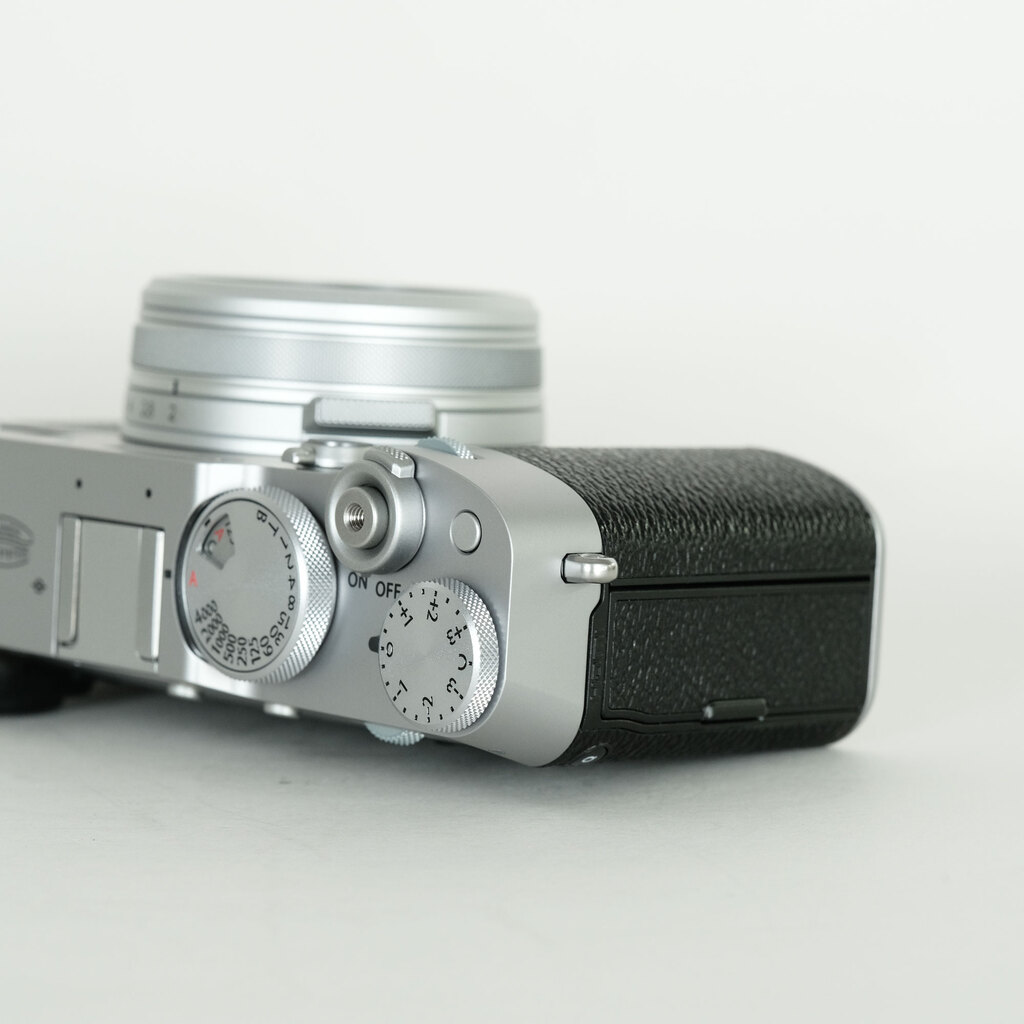 FUJIFILM X100VIの出品 | ONE SCENE（ワンシーン）