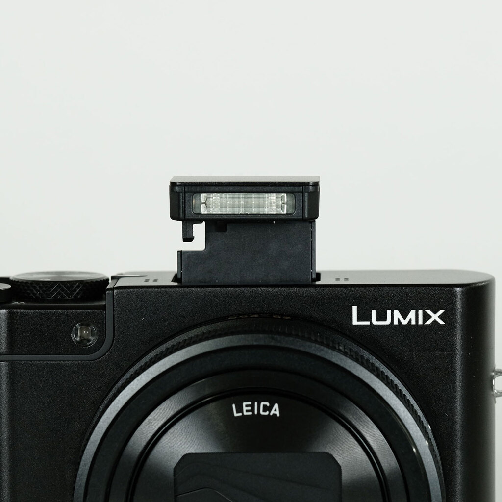 Panasonic LUMIX DMC-TX1 Panasonic LUMIX DMC-TX1
