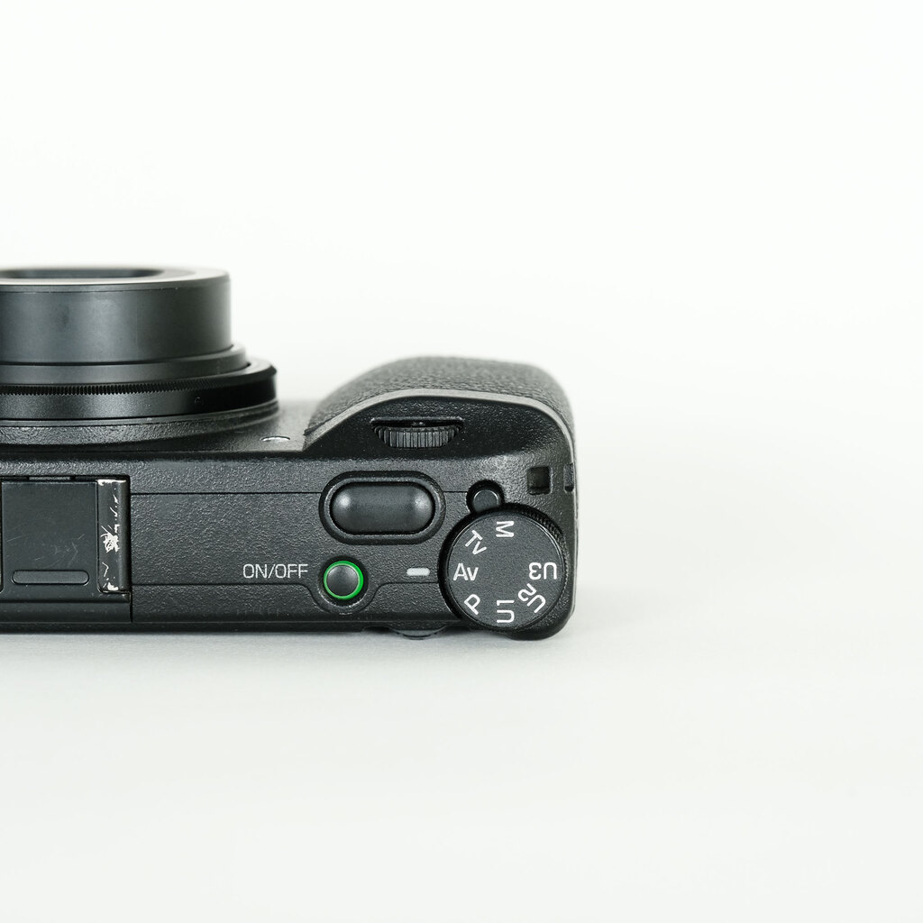 RICOH GR III 美品｜シャッター1652回｜おまけ付き RICOH GR III 美品｜シャッター1652回｜おまけ付き ricoh gr iii」の