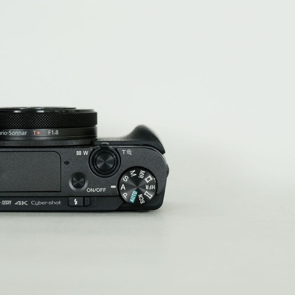 SONY Cyber-shot DSC-RX100M5 SONY Cyber-shot DSC-RX100M5