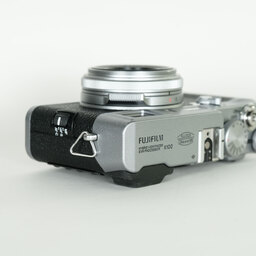 FUJIFILM FinePix X100 FUJIFILM FinePix X100