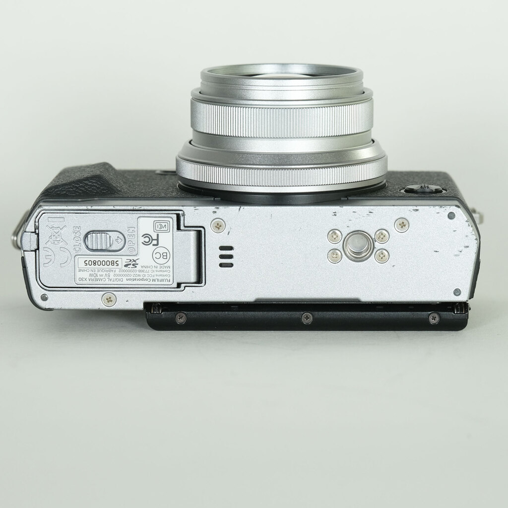 FUJIFILM X30 シルバー FUJIFILM X30 シルバー