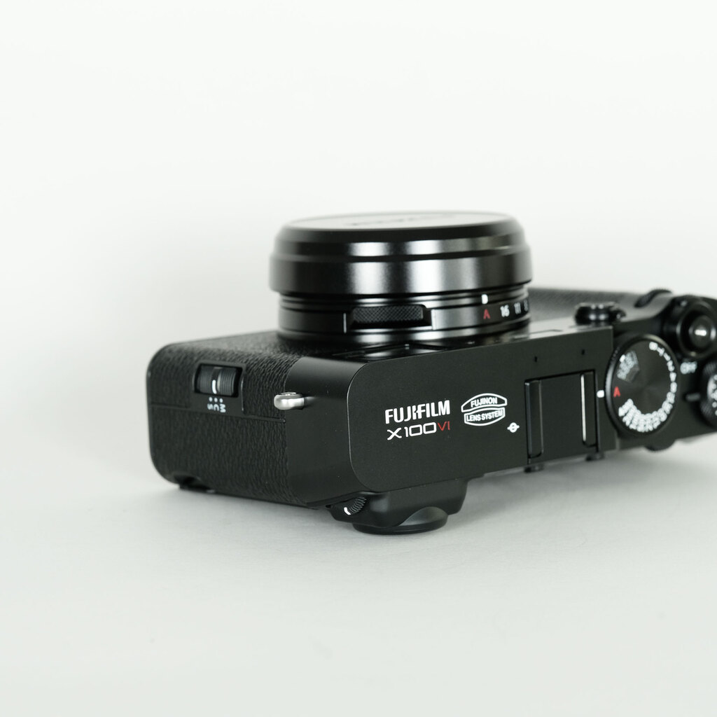 FUJIFILM X100VIの出品 | ONE SCENE（ワンシーン）