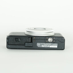 FUJIFILM XQ2 シルバー