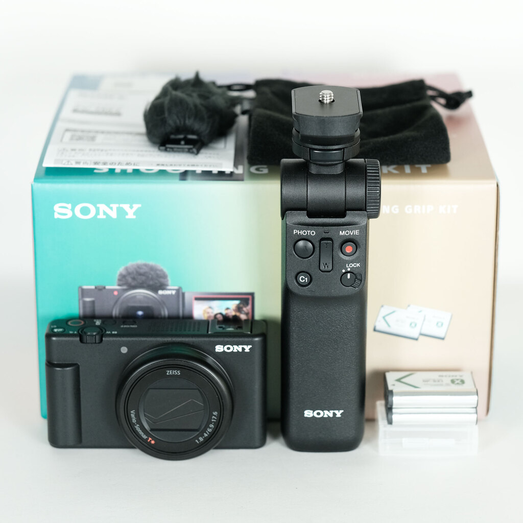 SONY VLOGCAM ZV-1 II 新品同様、箱、保証書あり SONY VLOGCAM ZV-1 II 新品同様、箱、保証書あり
