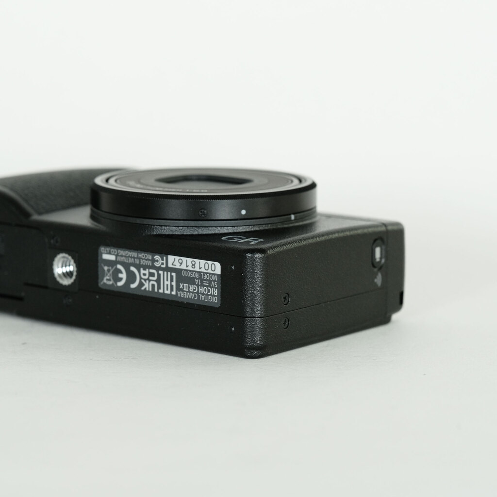 RICOH GR IIIxの出品 | ONE SCENE（ワンシーン）